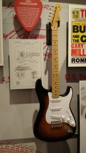 Stratocaster- Music Kolor visita fábrica da Fender em Corona